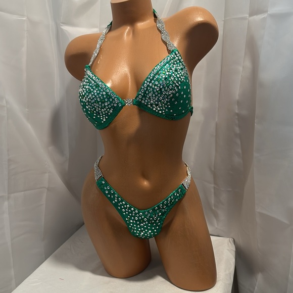Npc wellness Bikini competition suit Hunter Green cup size34C small bottom NWT - Picture 2 of 6
